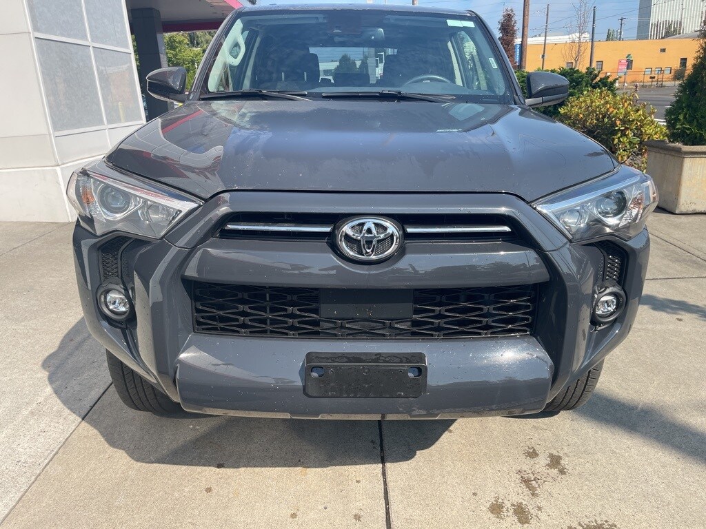2024 Toyota 4Runner SR5 photo 3