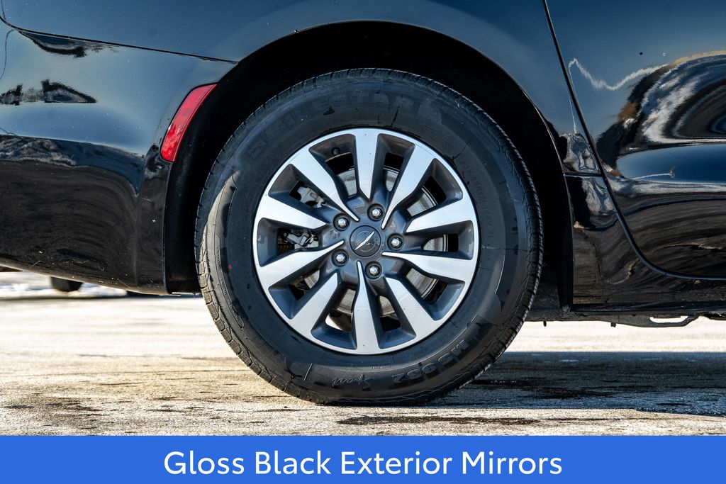 2024 CHRYSLER PACIFICA - Image 9