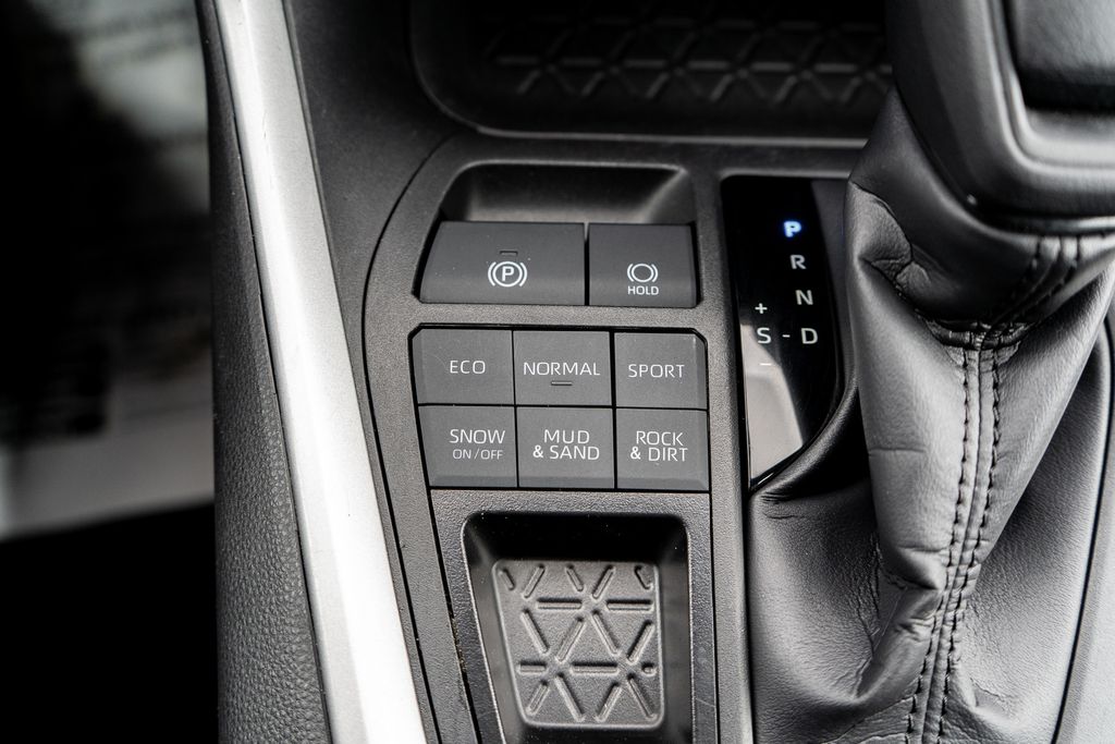 2024 TOYOTA RAV4 - Image 27
