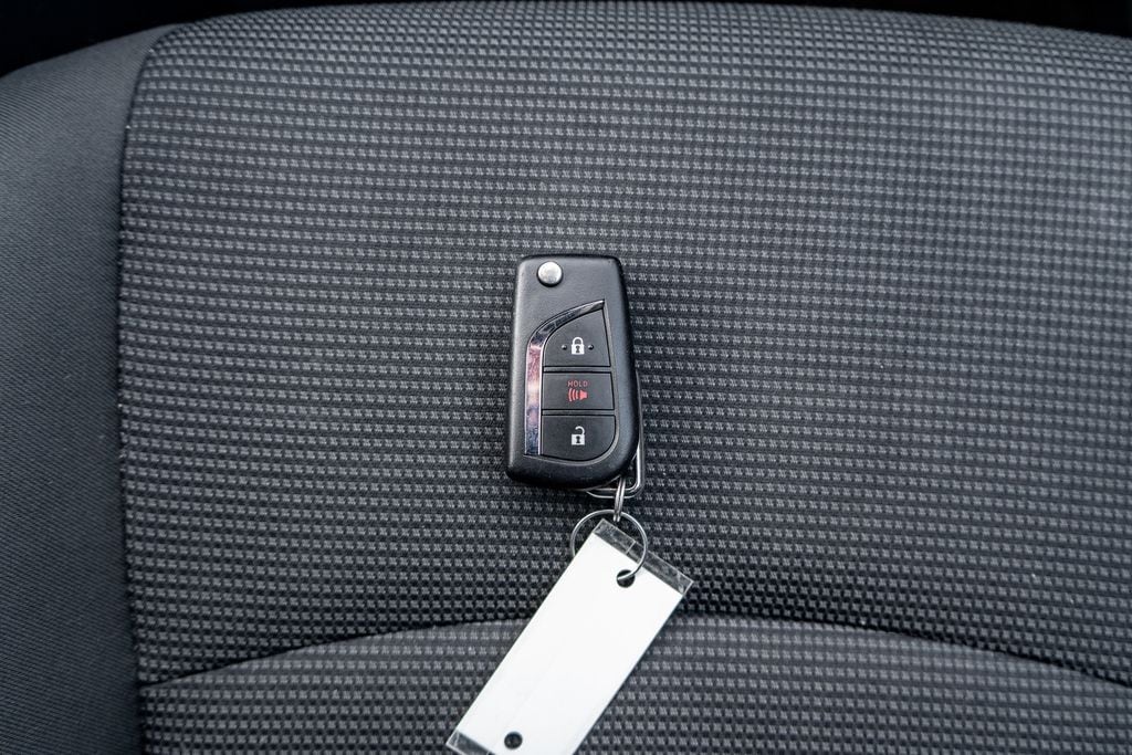 2024 TOYOTA RAV4 - Image 31