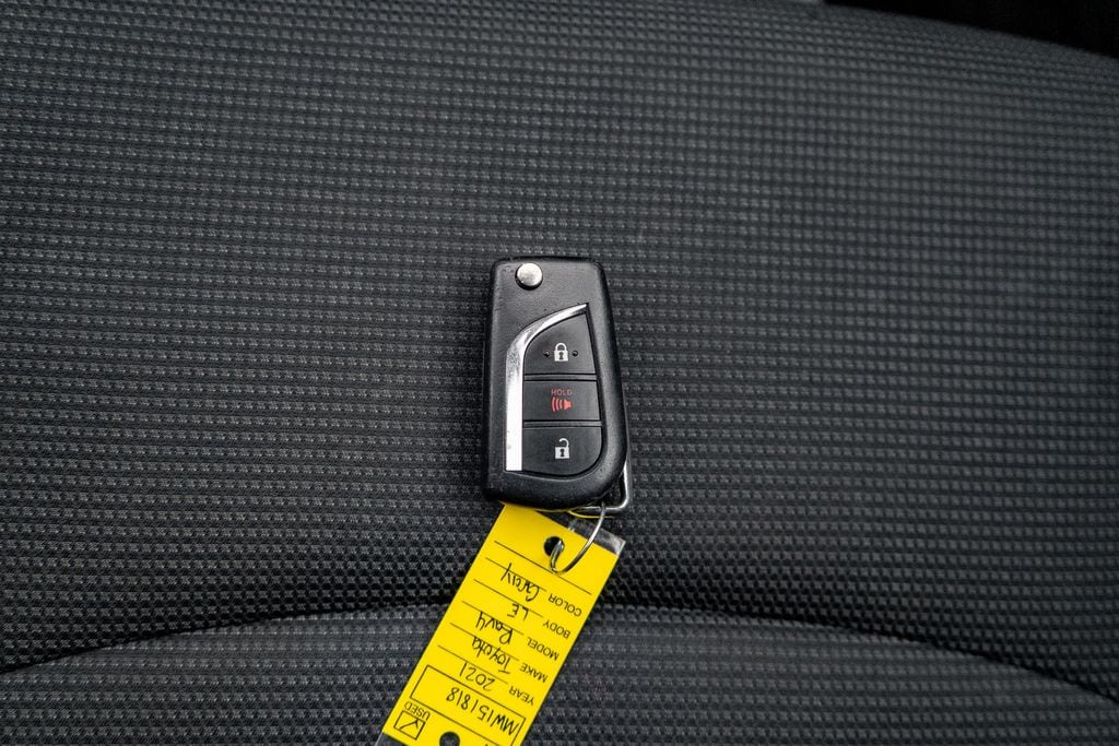 2021 TOYOTA RAV4 - Image 30