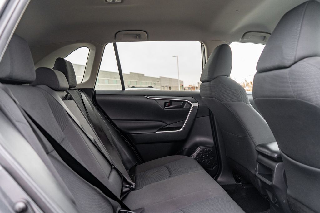 2021 TOYOTA RAV4 - Image 13