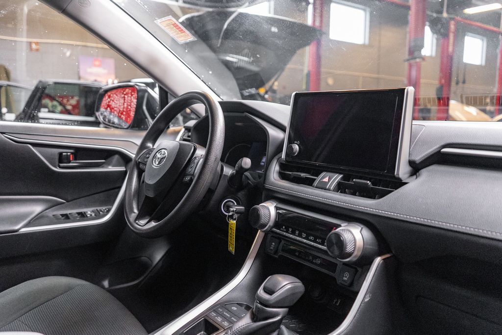 2024 TOYOTA RAV4 - Image 11