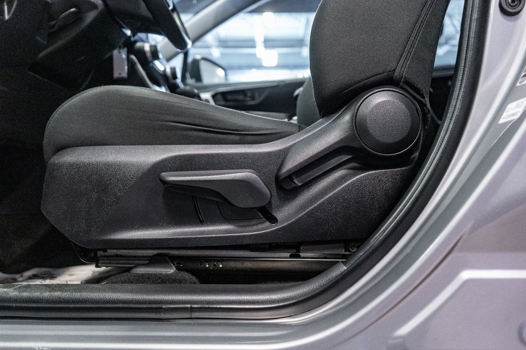 2024 TOYOTA RAV4 - Image 18