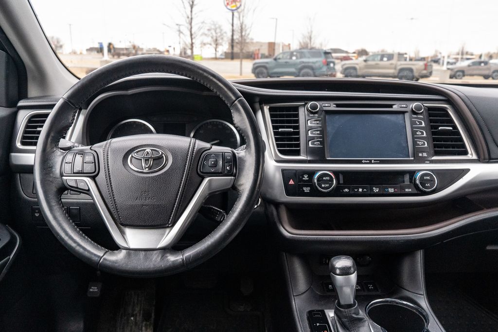 2015 TOYOTA HIGHLANDER - Image 17