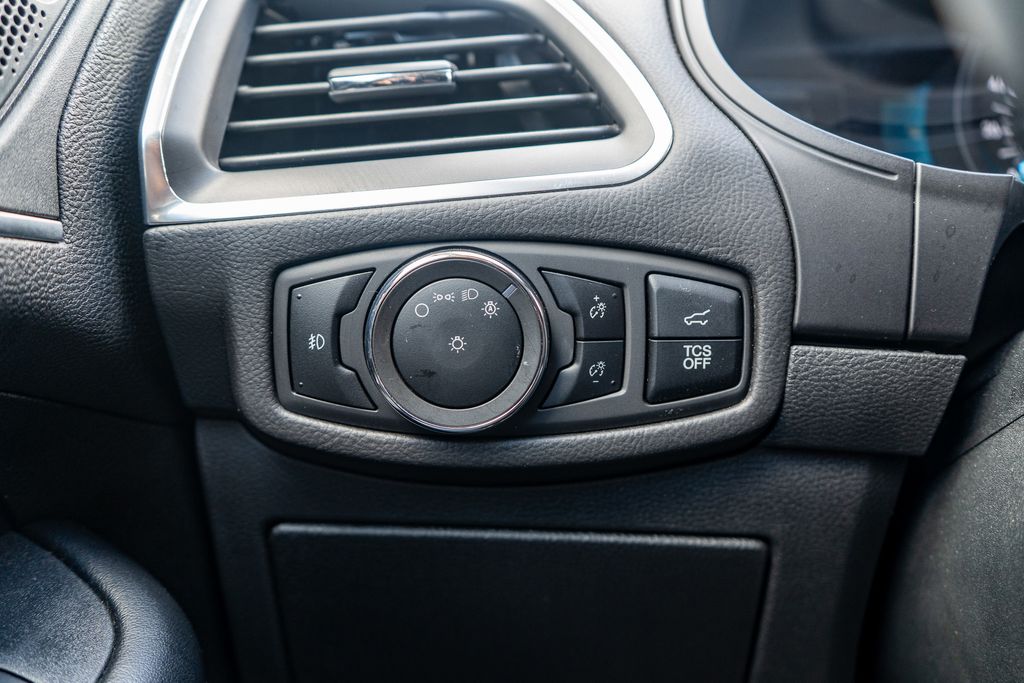 2024 Ford Edge Titanium - Photo 20