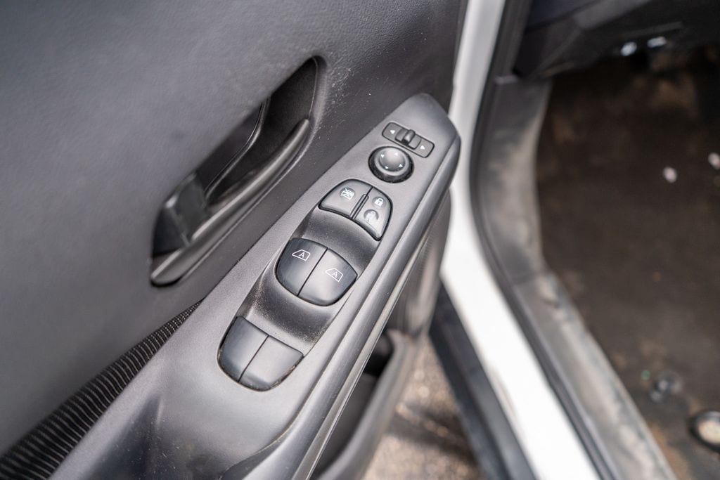 2023 NISSAN KICKS - Image 16