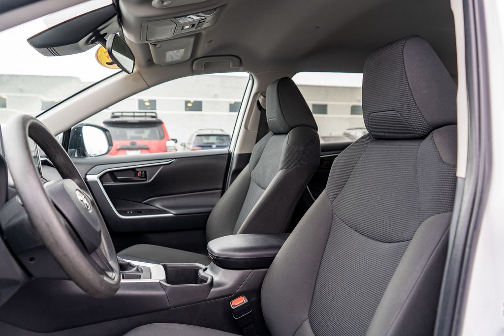 2024 TOYOTA RAV4 - Image 19