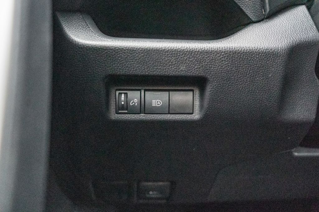 2021 TOYOTA RAV4 - Image 20