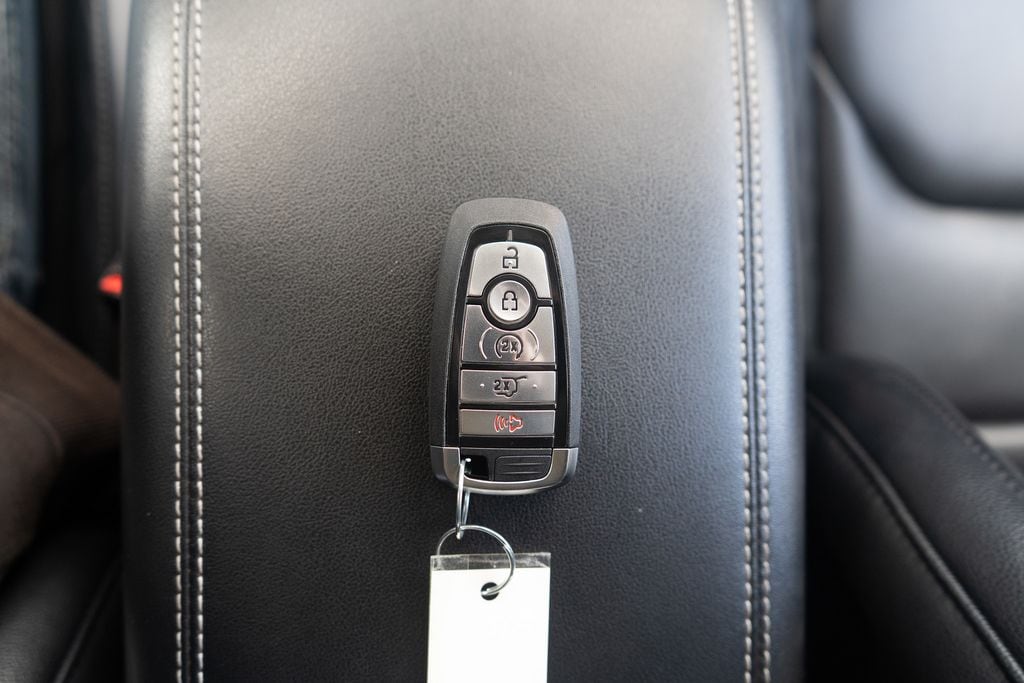 2024 Ford Edge Titanium - Photo 31