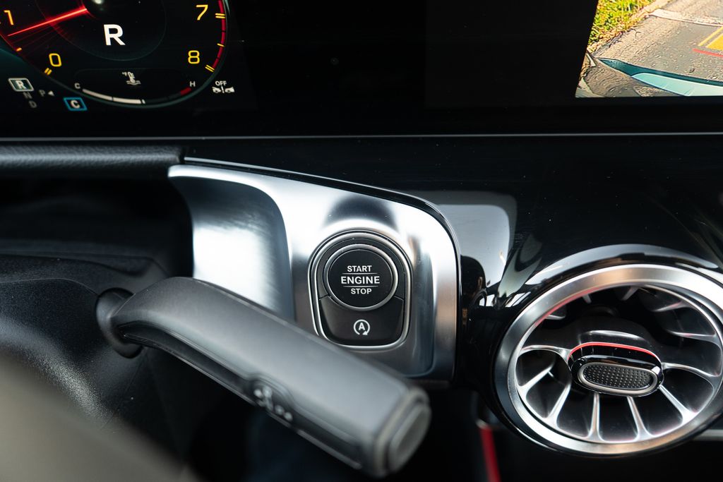 2023 MERCEDES-BENZ GLB-CLASS - Image 25