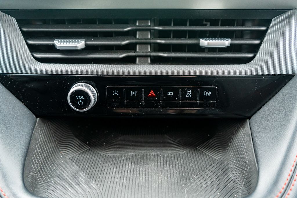 2025 FORD EXPLORER - Image 29