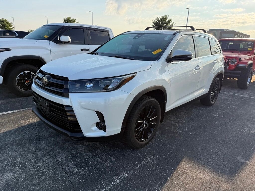 Used 2019 Toyota Highlander SE V6 SUV