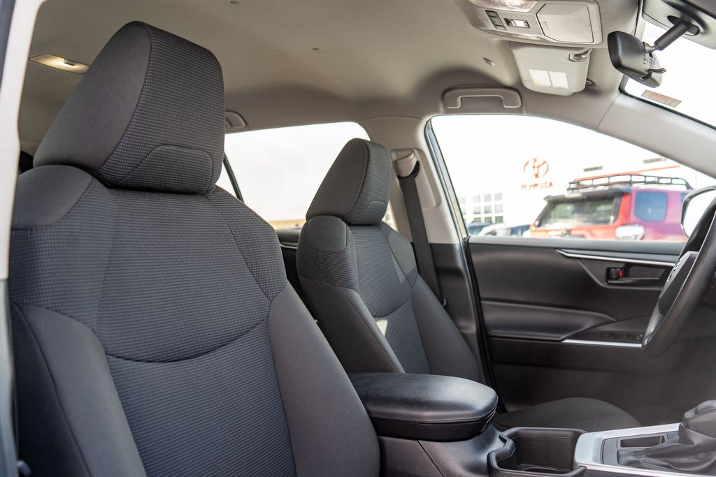 2024 TOYOTA RAV4 - Image 12