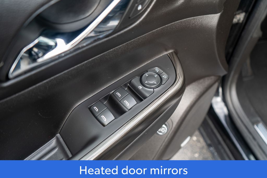 2023 GMC ACADIA - Image 18