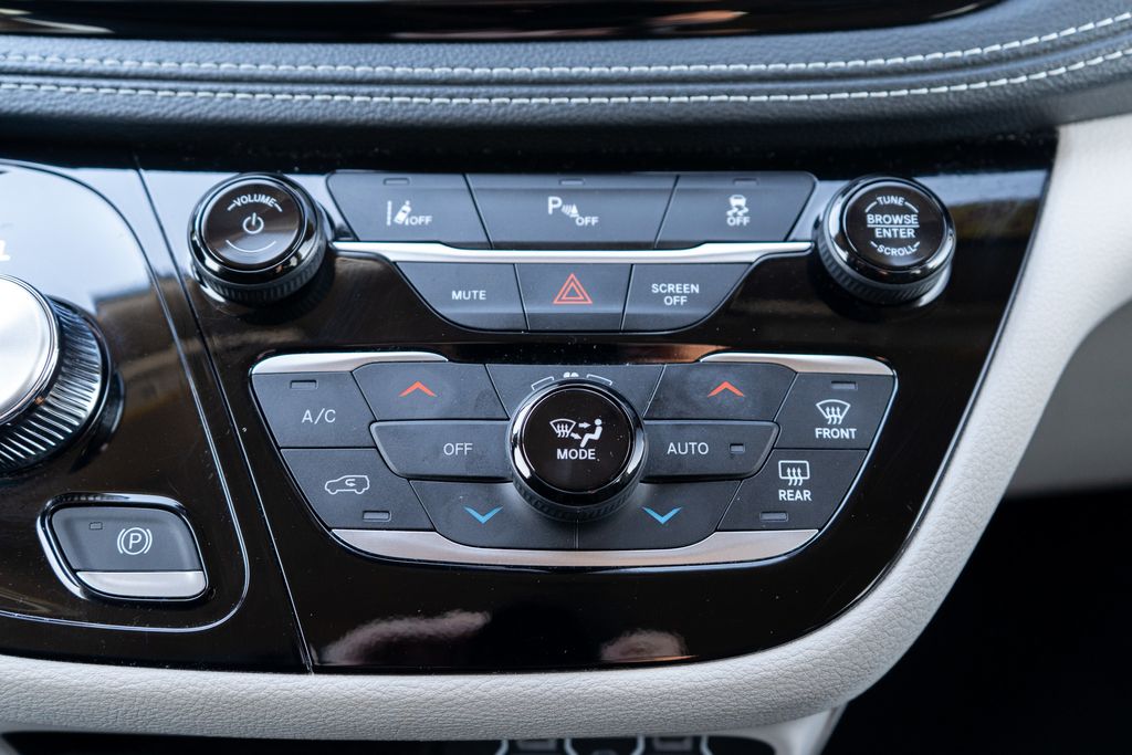 2024 CHRYSLER PACIFICA - Image 29