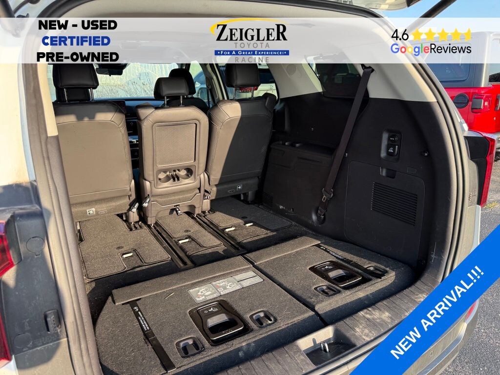 Used 2025 Kia Carnival SX Van Passenger Van