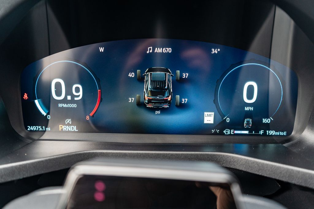 2025 FORD EXPLORER - Image 25