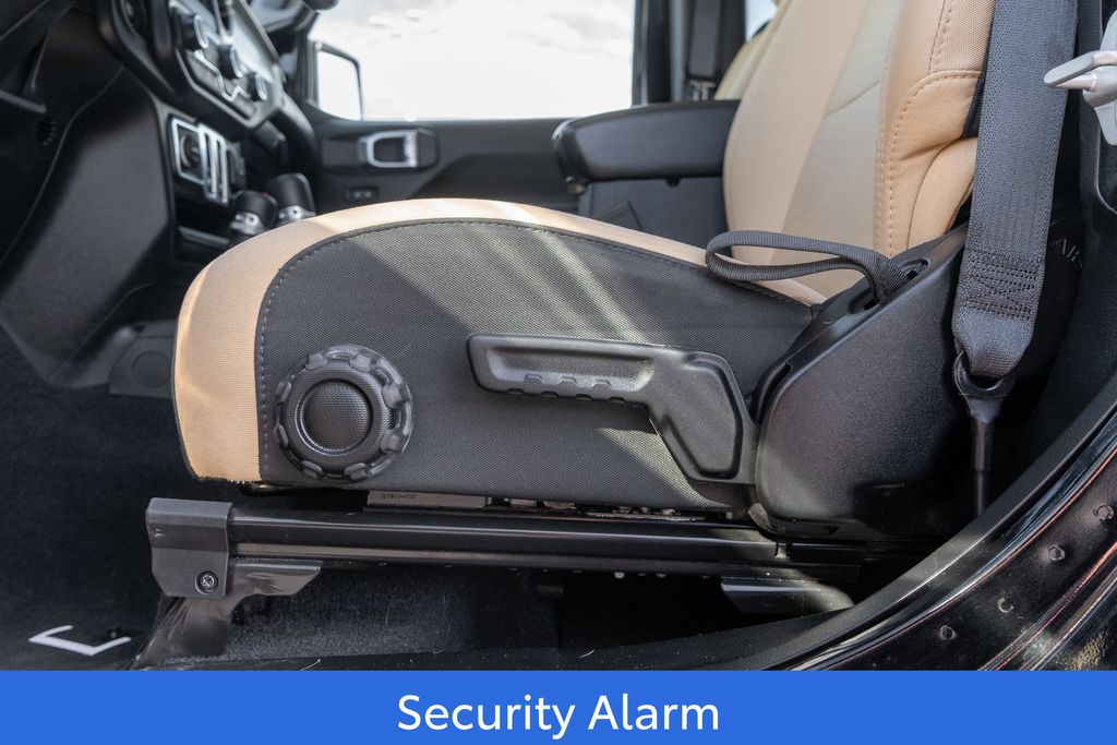 2021 JEEP WRANGLER - Image 17