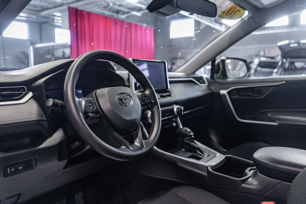 2024 TOYOTA RAV4 - Image 16