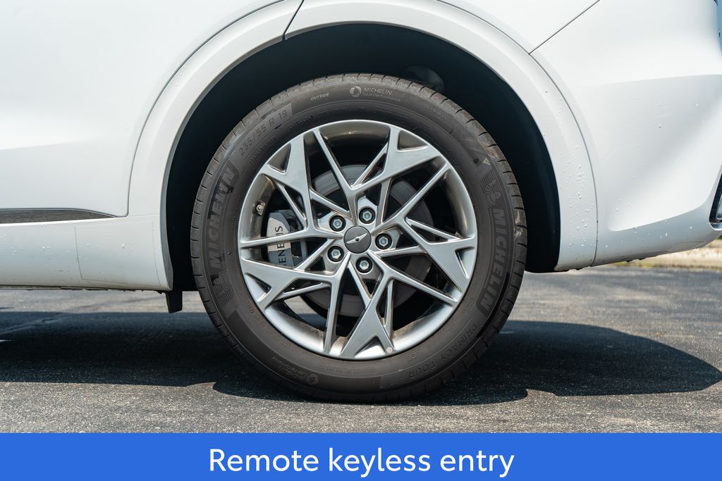 2025 GENESIS GV70 - Image 9