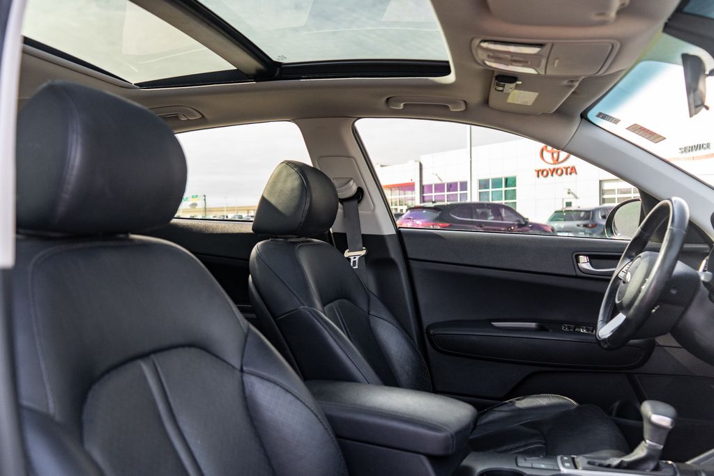 2020 KIA OPTIMA - Image 12