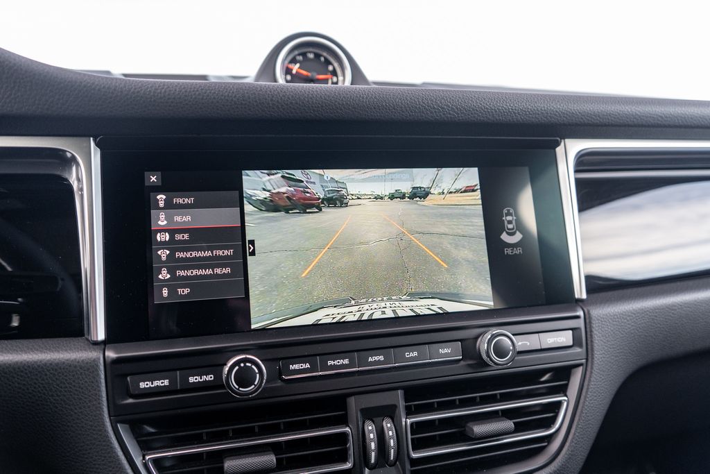 2021 PORSCHE MACAN - Image 30