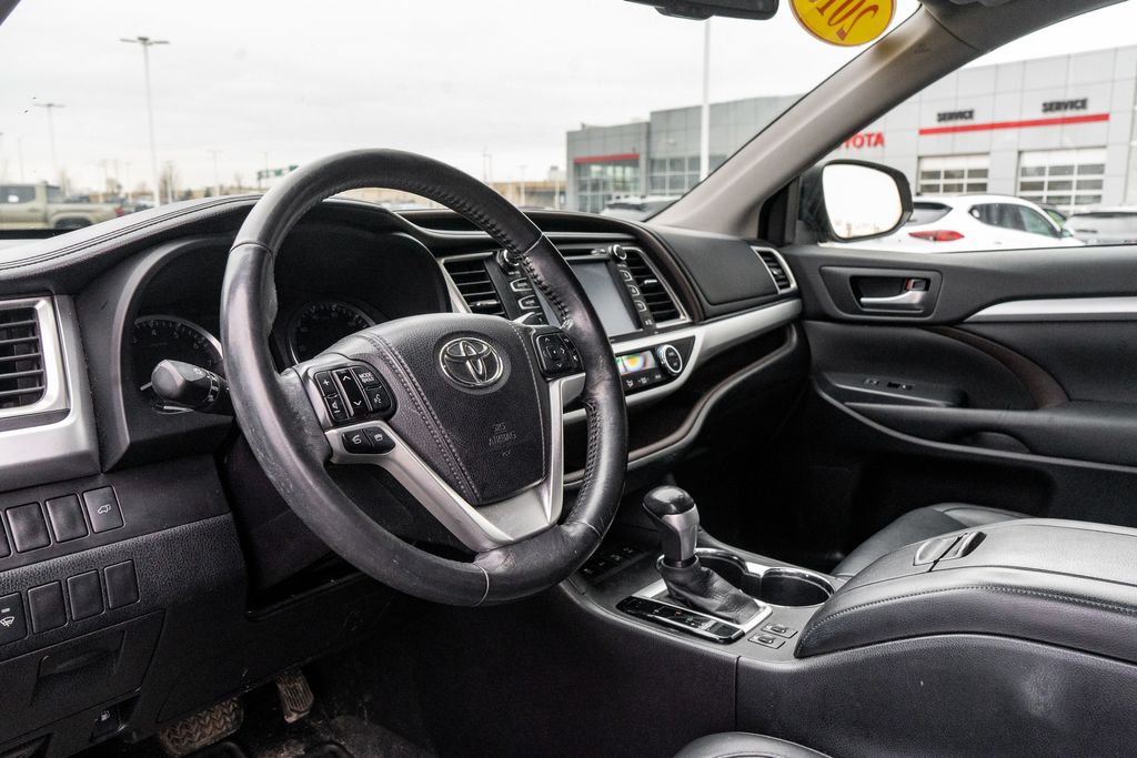 2015 TOYOTA HIGHLANDER - Image 20