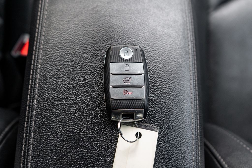 2020 KIA OPTIMA - Image 32