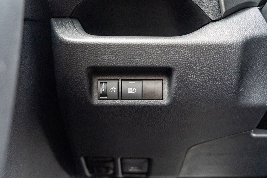 2024 TOYOTA RAV4 - Image 21