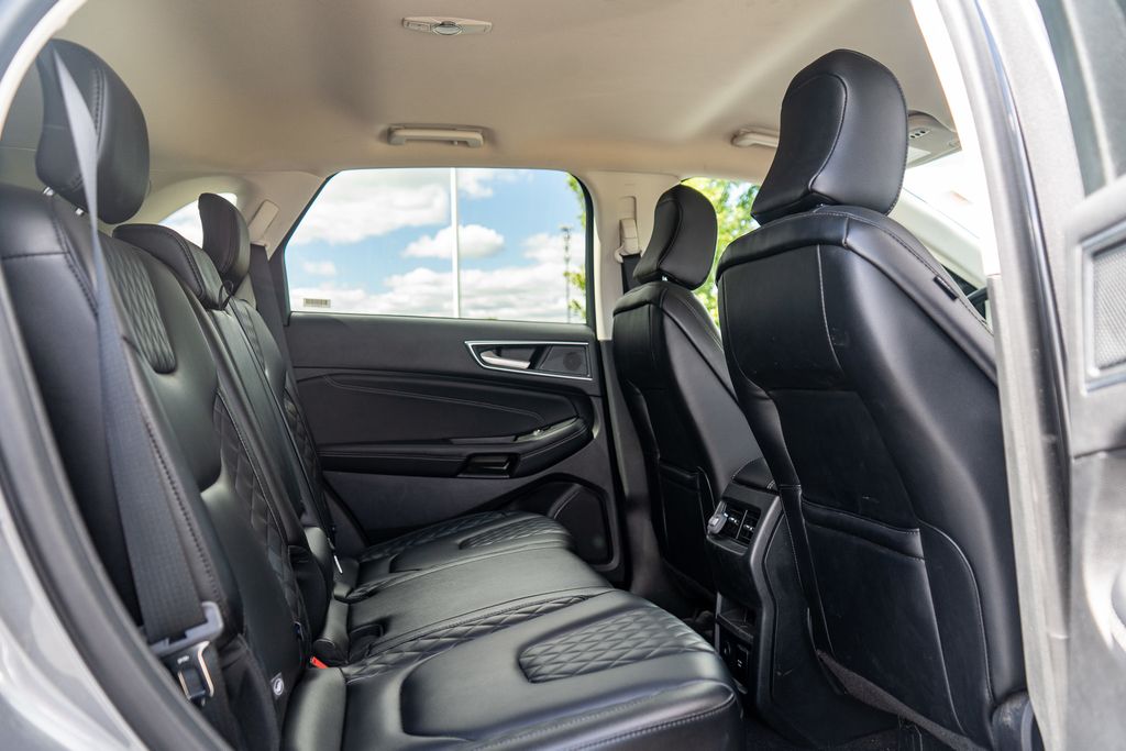2024 Ford Edge Titanium - Photo 14