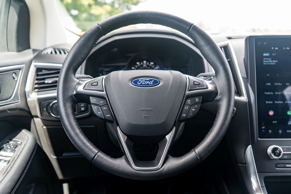 2024 Ford Edge Titanium - Photo 15