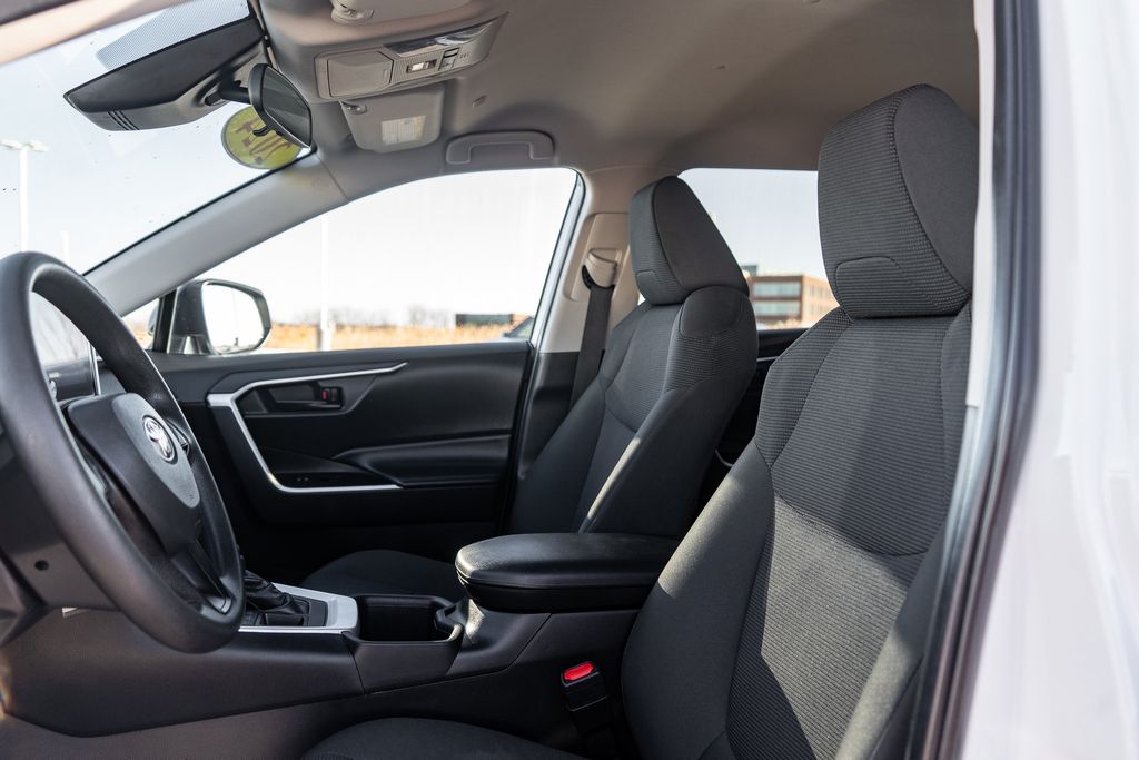 2024 TOYOTA RAV4 - Image 19