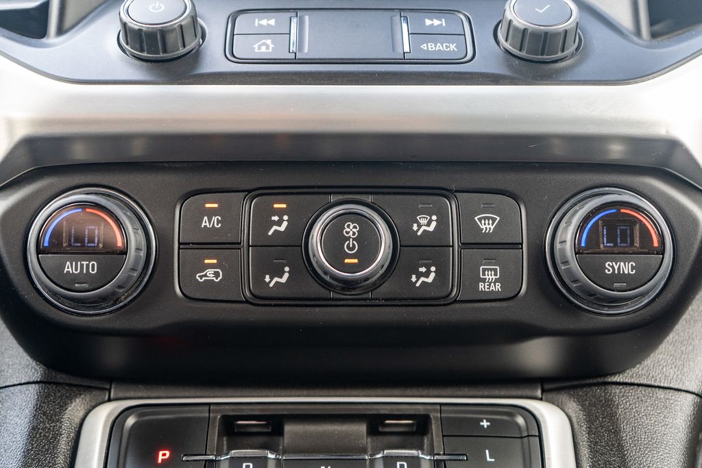 2023 GMC ACADIA - Image 29