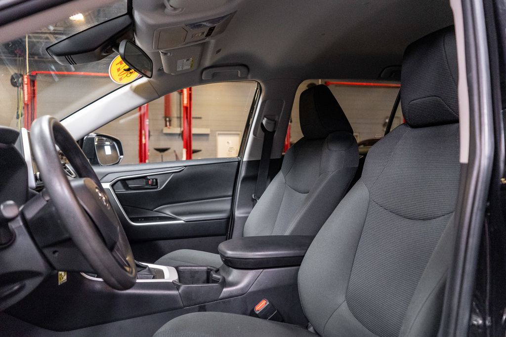 2024 TOYOTA RAV4 - Image 18