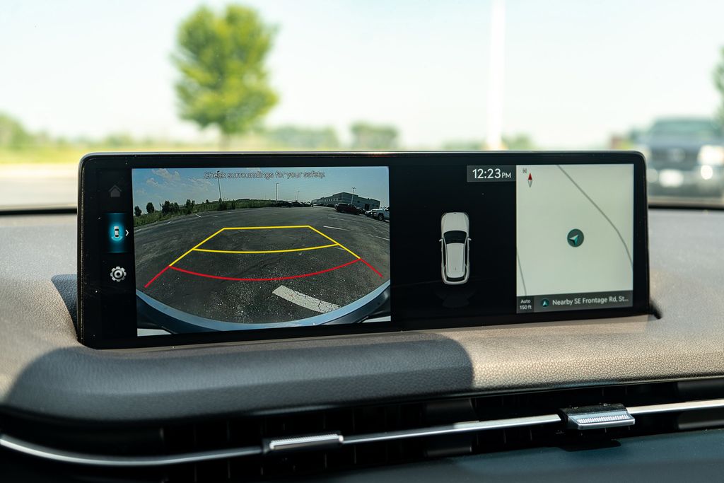 2025 GENESIS GV70 - Image 29