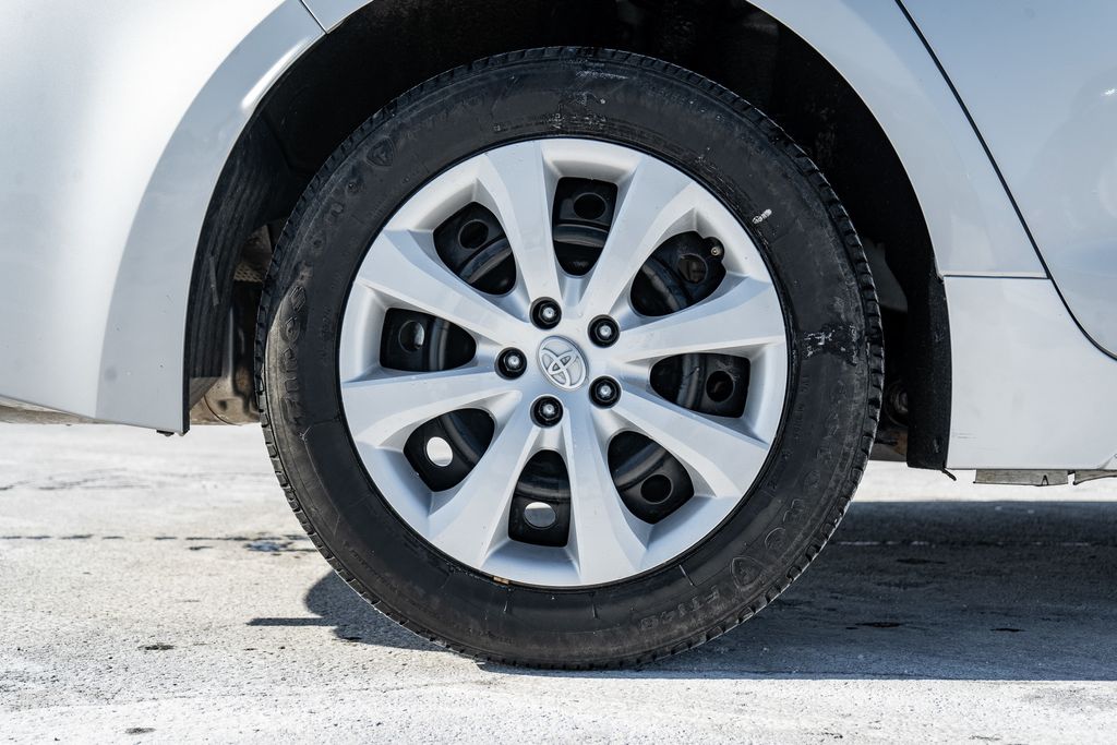 2024 TOYOTA COROLLA - Image 9