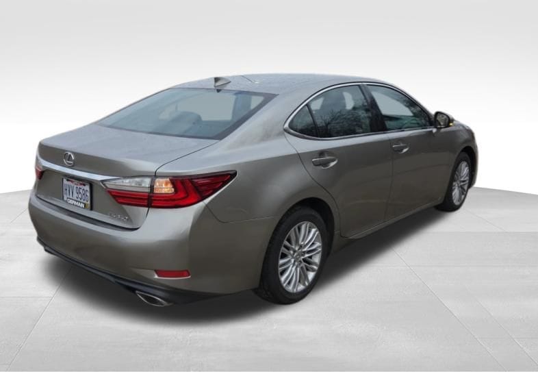2016 LEXUS ES - Image 4