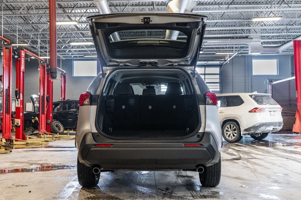 2024 TOYOTA RAV4 - Image 9