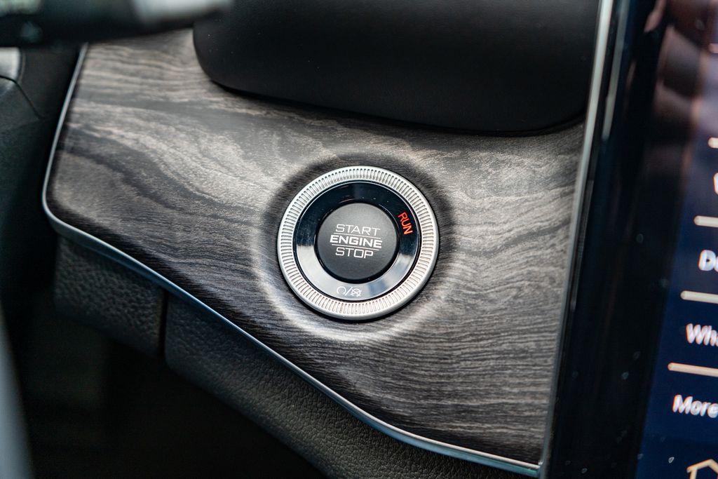 2023 JEEP GRAND CHEROKEE L - Image 25