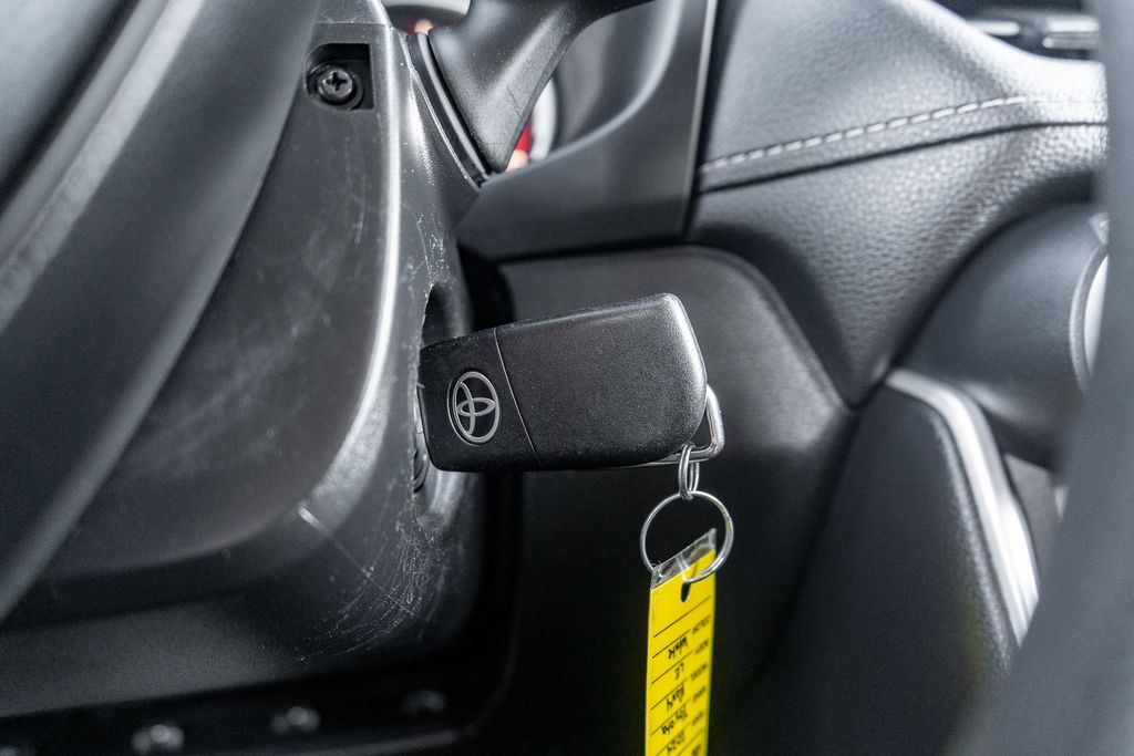 2024 TOYOTA RAV4 - Image 25