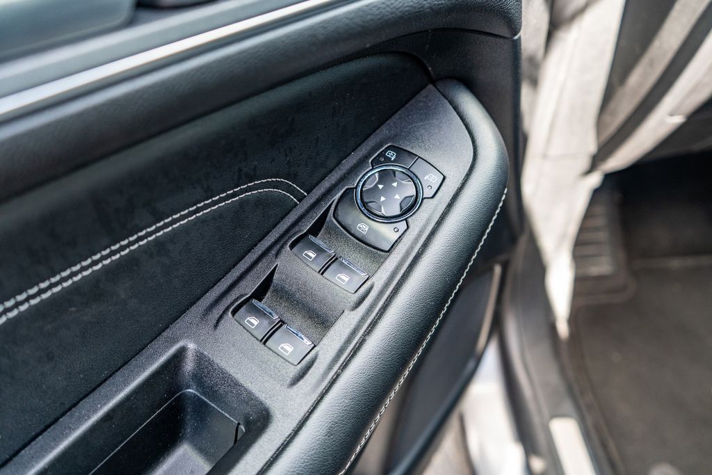 2024 Ford Edge Titanium - Photo 17