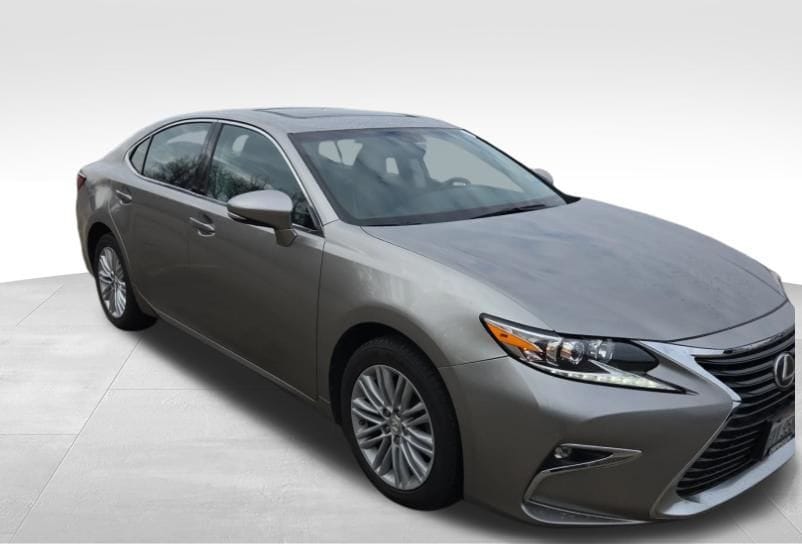 2016 LEXUS ES - Image 5