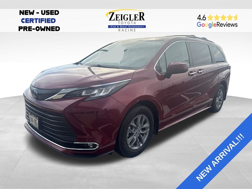 Used 2022 Toyota Sienna XLE 7 Passenger Van Passenger Van