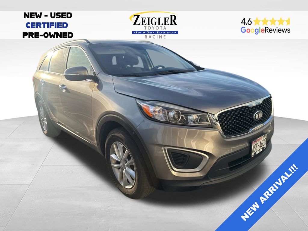2017 Kia Sorento LX AT's photo