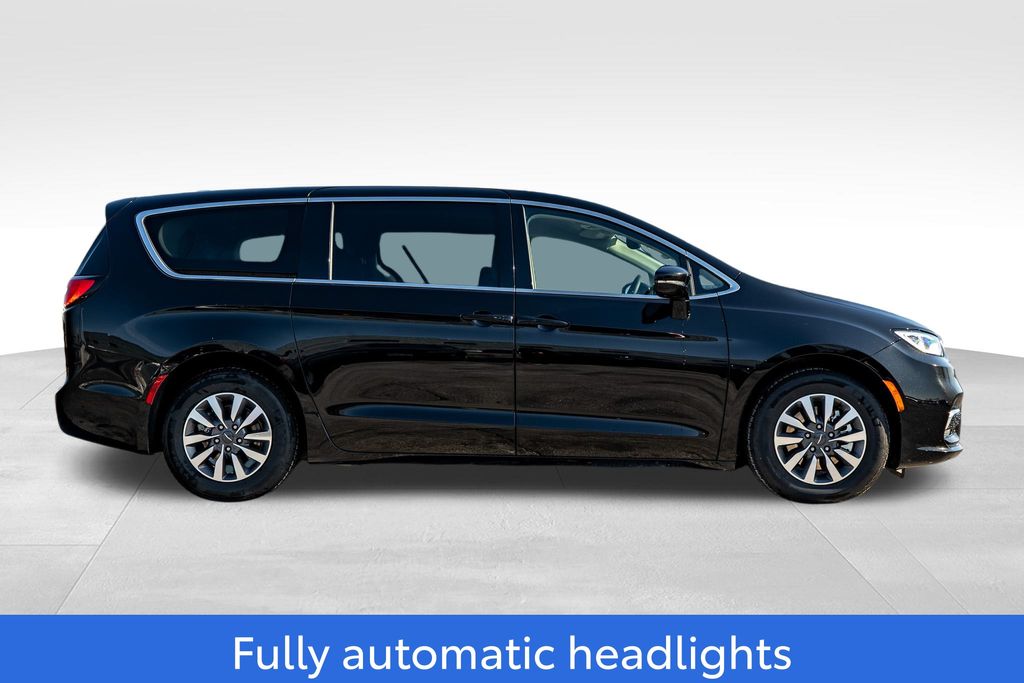 2024 CHRYSLER PACIFICA - Image 8