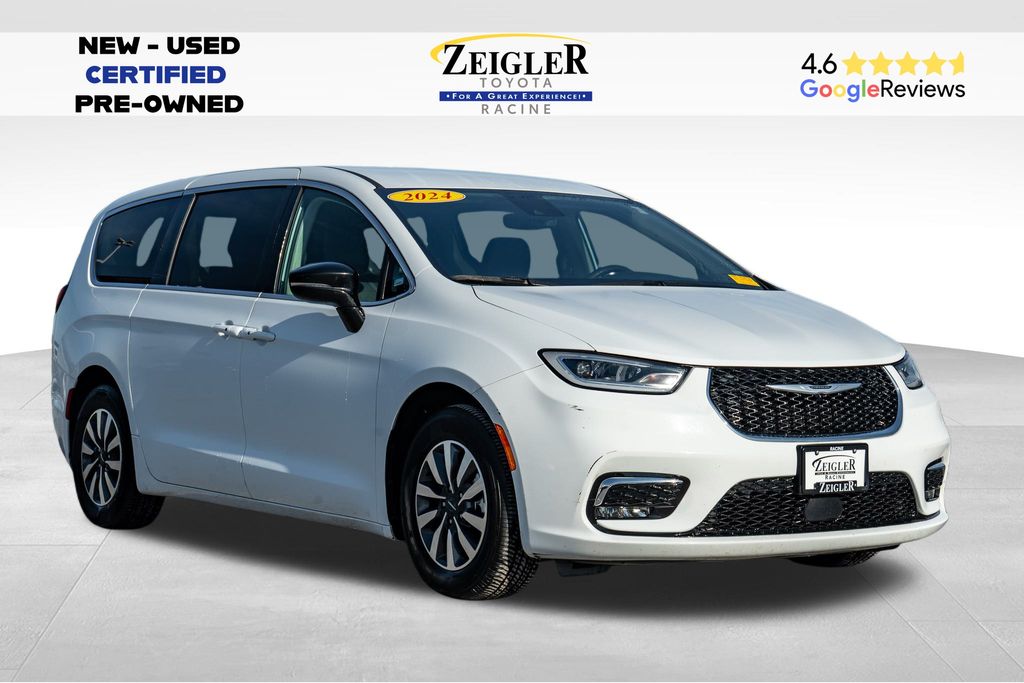 2024 CHRYSLER PACIFICA - Image 1