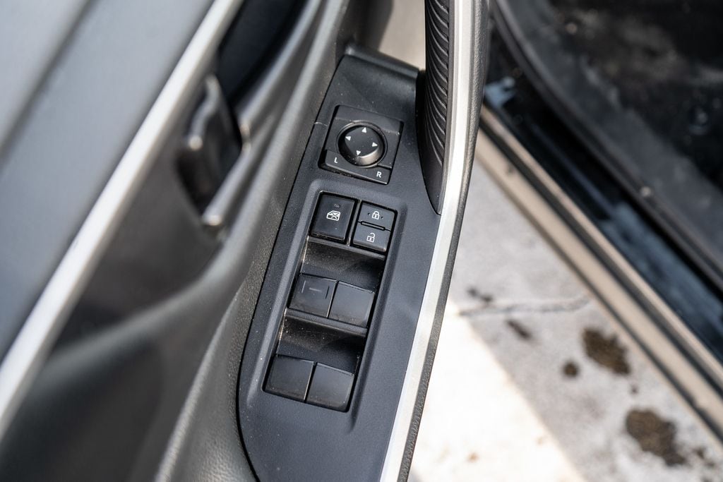 2024 TOYOTA RAV4 - Image 16