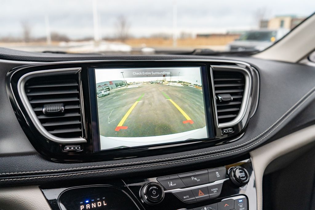 2024 CHRYSLER PACIFICA - Image 32