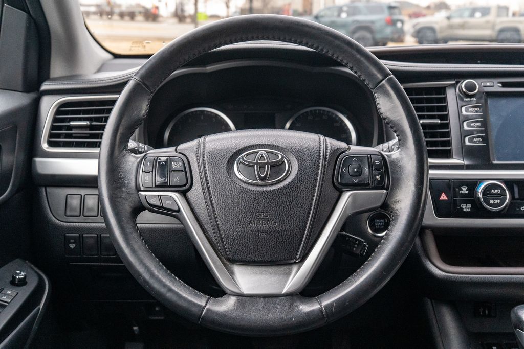 2015 TOYOTA HIGHLANDER - Image 16